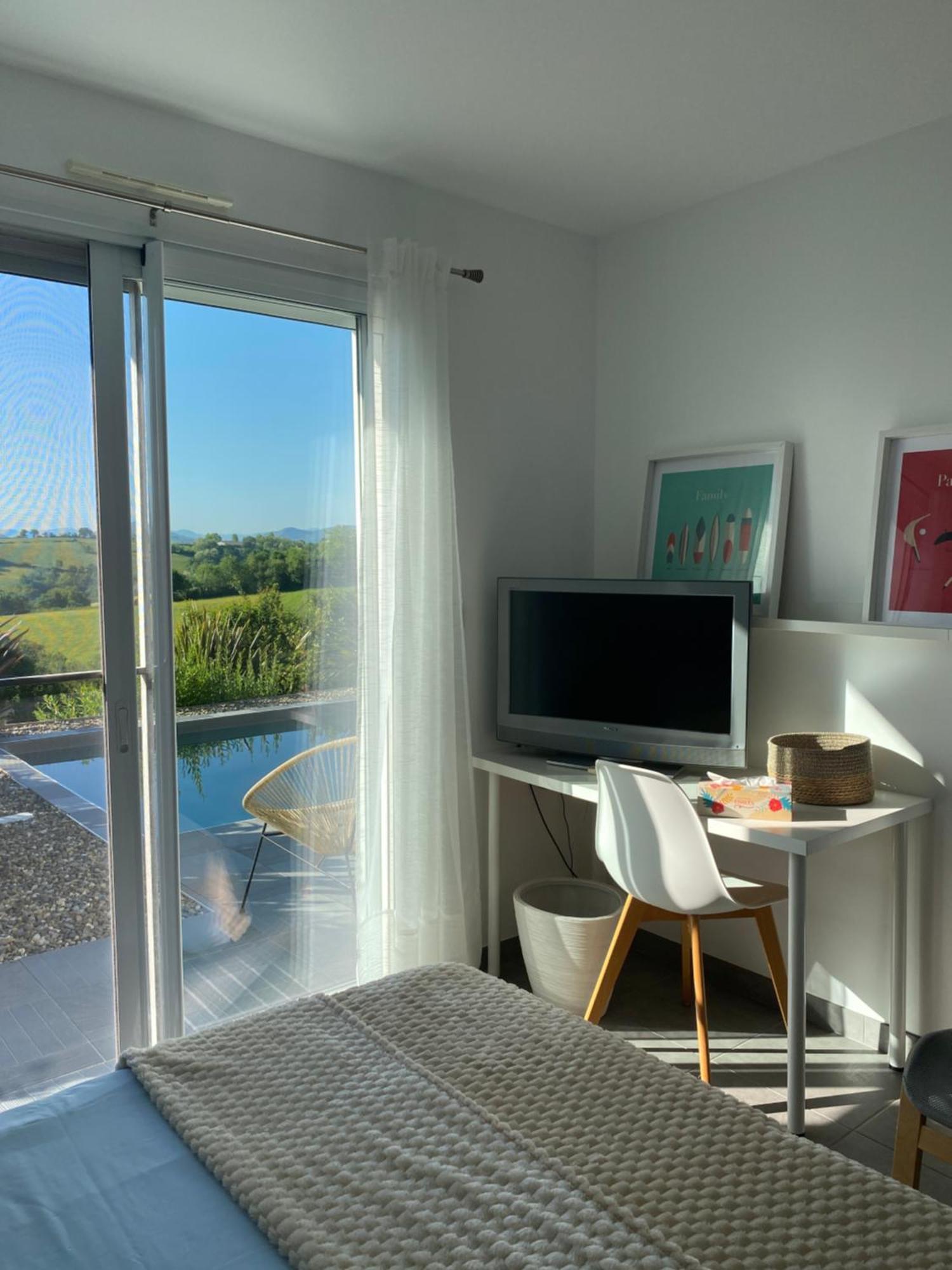 Hotel Ama Lur Hasparren Zewnętrze zdjęcie